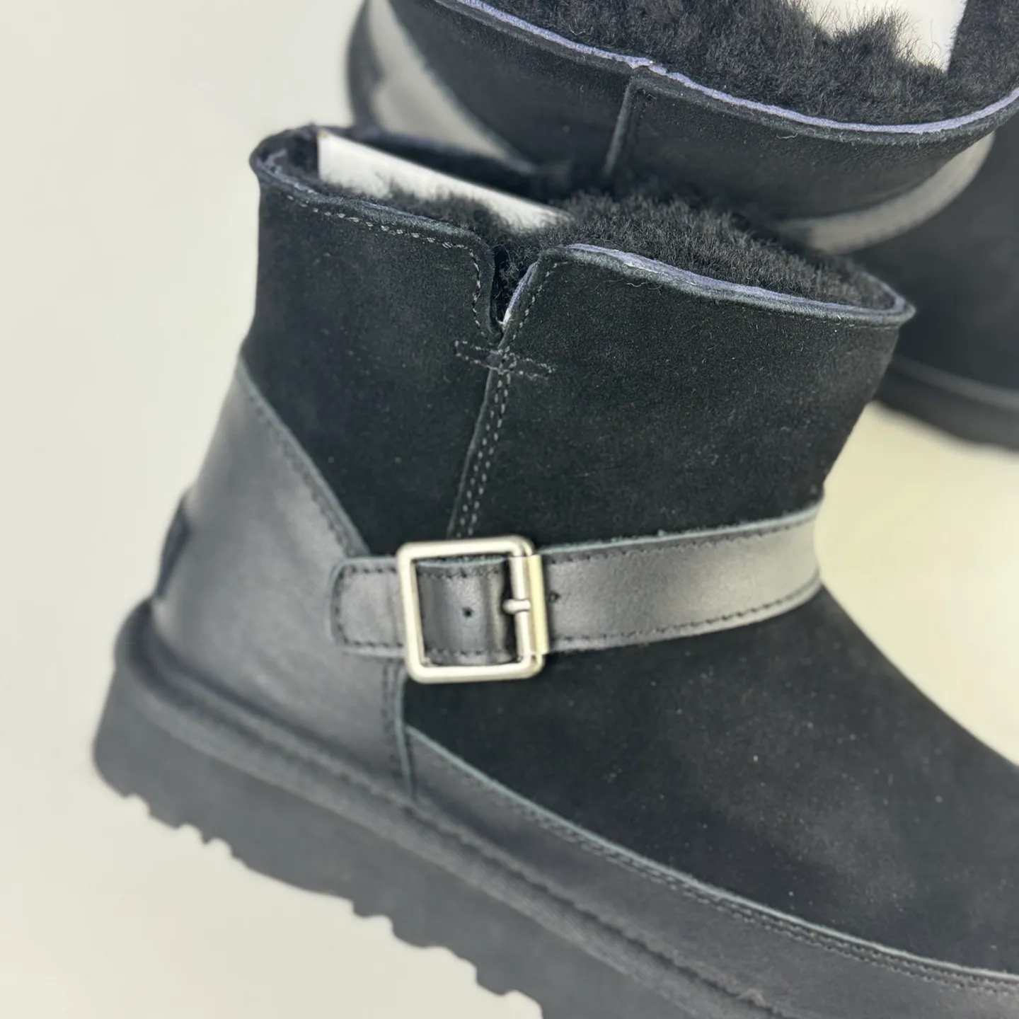 Guangzhou top version ❗ Local 💰560 UGG Classic Novelty cow split leather, warm, simple and versatile, snow boots for women